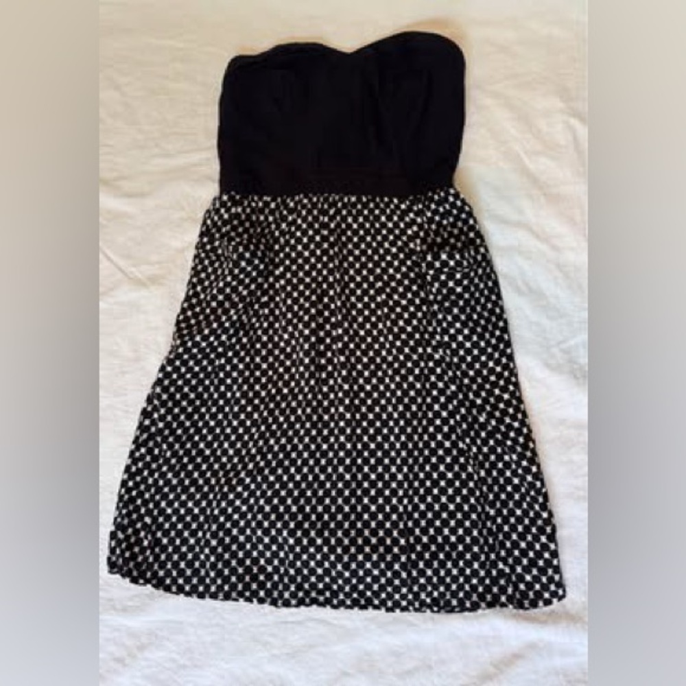 Xhilaration Black White Strapless Dress strapless pockets‎ sweetheart neckline